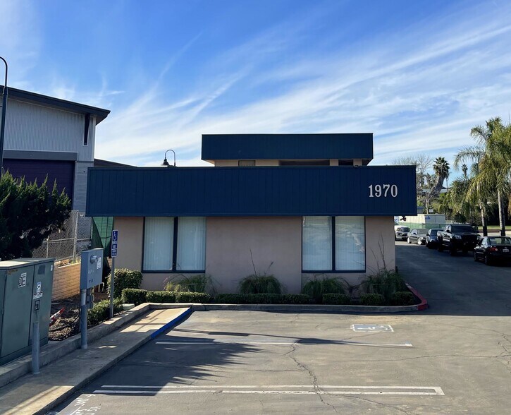 More Photos Of 1970 E Vista Way, Vista Freestanding For Sale