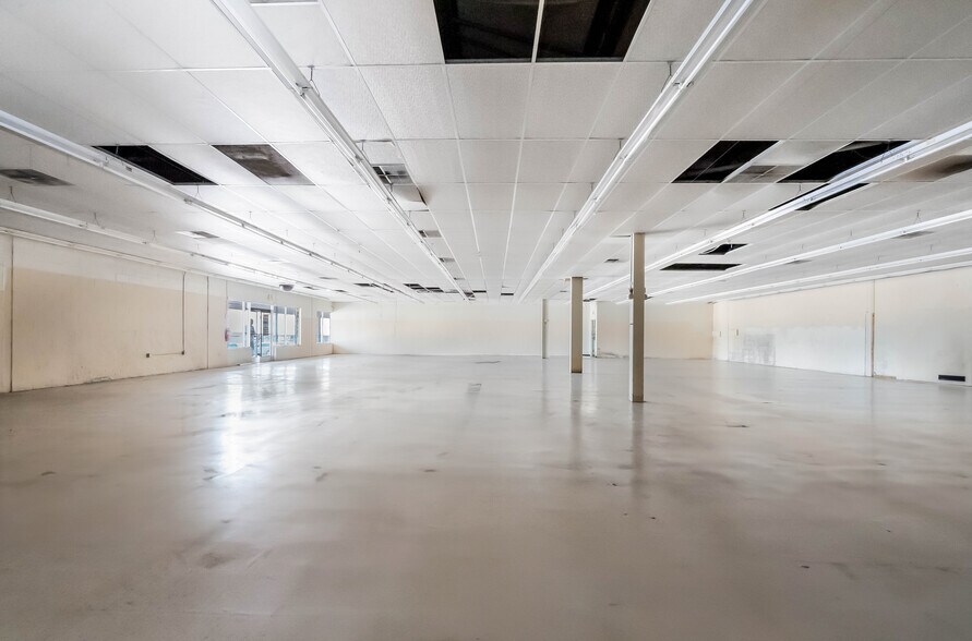 More Photos Of 1600 N Garnett St, Henderson Unknown For Lease