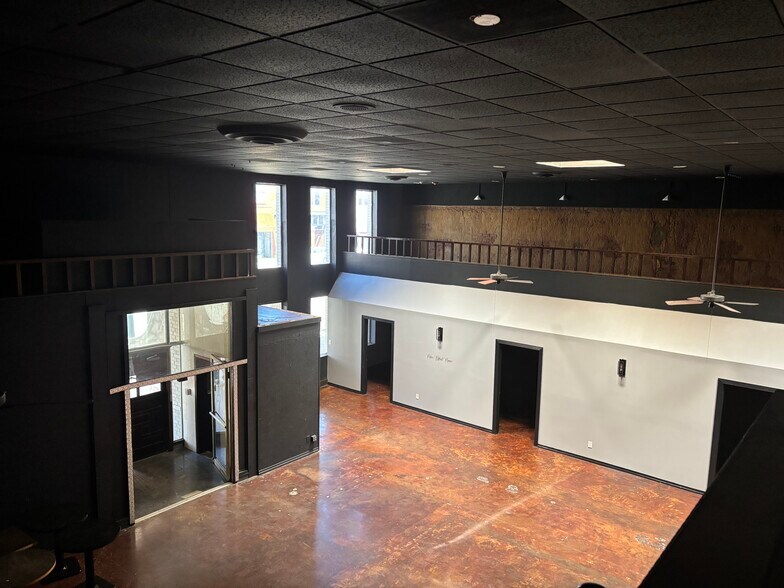 More Photos Of 221 W Randolph Ave, Enid Restaurant For Lease