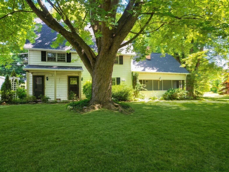 More Photos Of 5104 Fairfield Rd, Fairfield Apartments For Sale