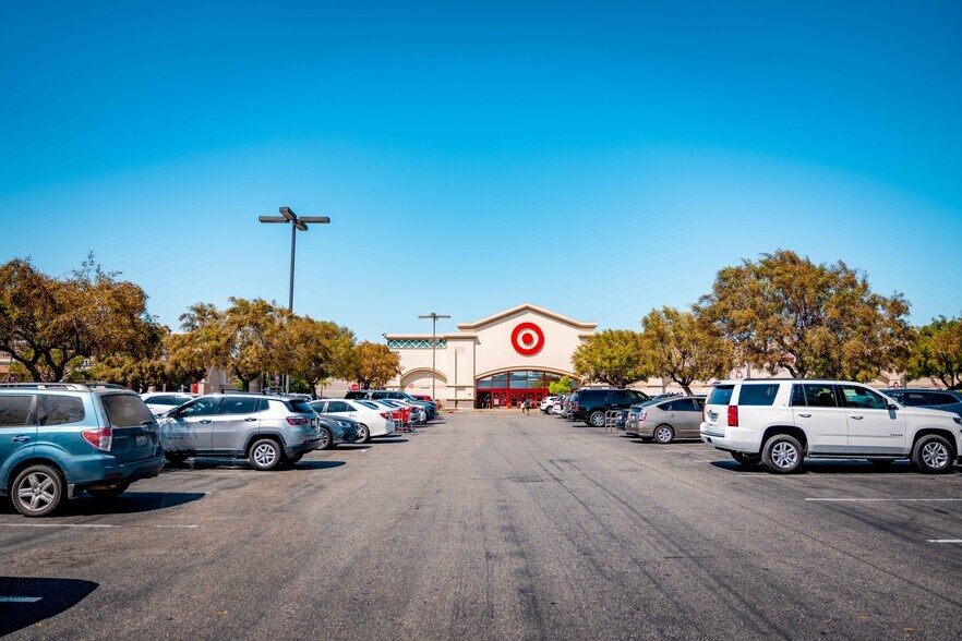 More Photos Of 40930-41090 California Oaks Rd, Murrieta Unknown For Lease