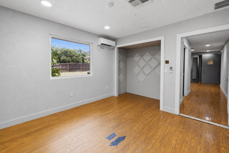 More Photos Of 2250 N Volusia Ave, Orange City Specialty For Sale