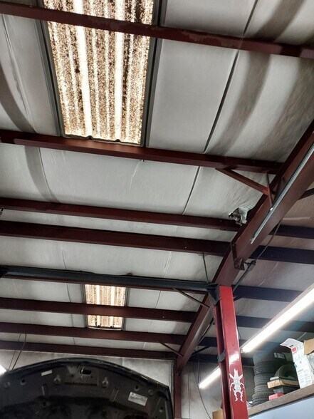 More Photos Of 301 N Logan St, Gaffney Auto Repair For Sale