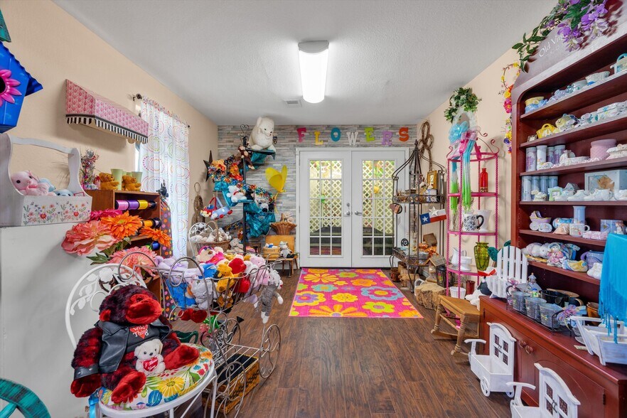 More Photos Of 5236 US-67 Hwy, Alvarado Freestanding For Sale