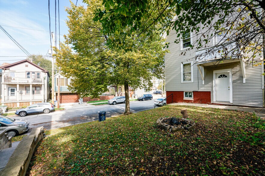 More Photos Of 1825 N Astor St, Milwaukee Multifamily For Sale