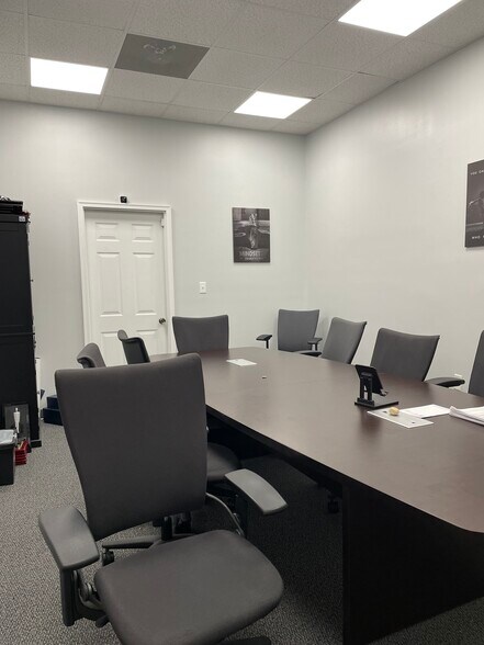 More Photos Of 311 Ed Wright Ln, Newport News Light Distribution For Lease