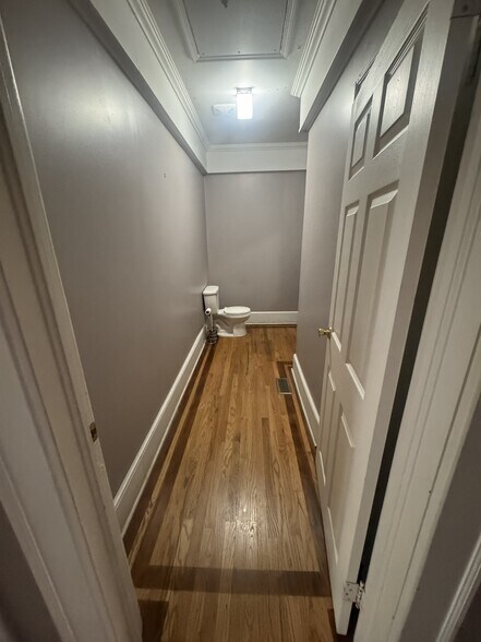 More Photos Of 1421 N Limestone St, Gaffney Office For Sale