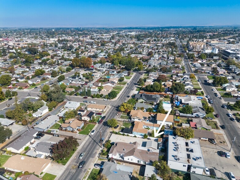 More Photos Of 431 W J St, Oakdale Assisted Living For Sale