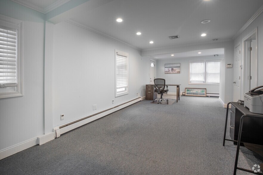 More Photos Of 141 Waverly Ave, Patchogue Office Residential For Sale