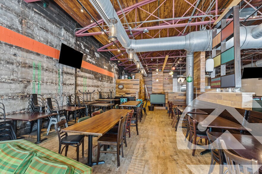 More Photos Of 419 S Main St, Royal Oak Restaurant For Lease