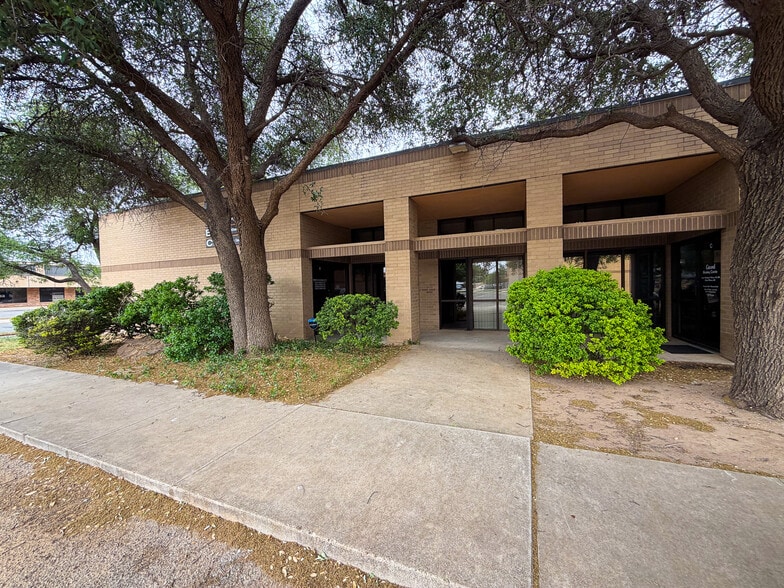 Primary Photo Of 3711 20th St, Lubbock Office For Sale
