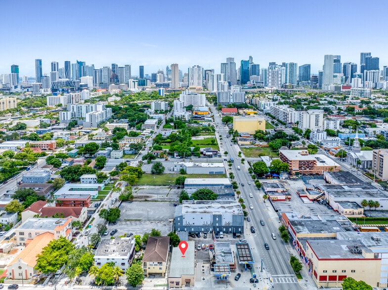 More Photos Of 999 W Flagler St, Miami Service Station For Lease