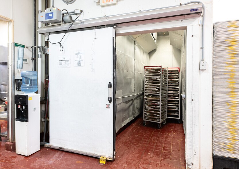 More Photos Of 310 Roosevelt Ave, Spring Valley Freestanding For Lease