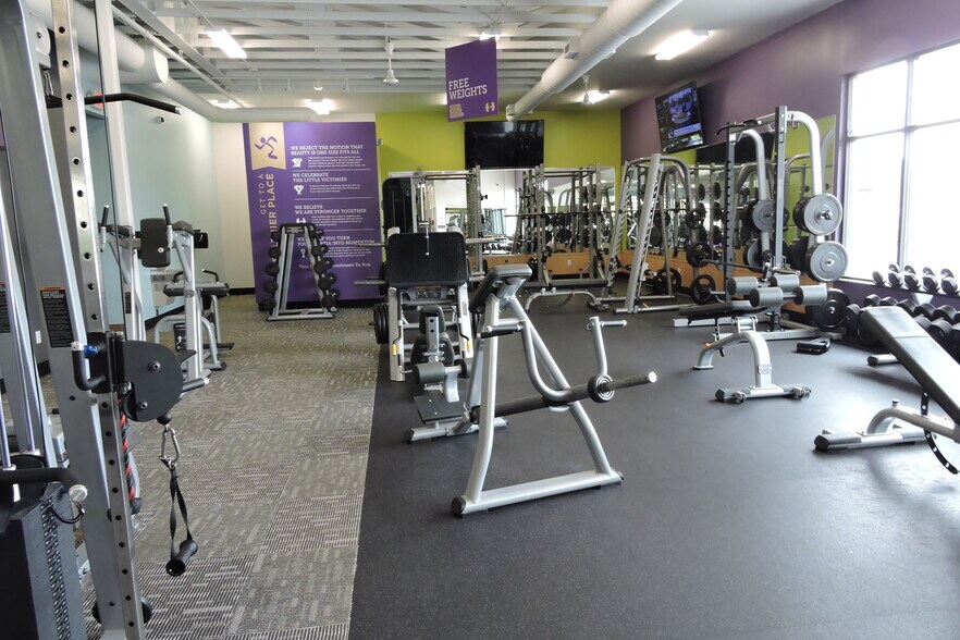 More Photos Of 7165 Buckley Rd, Liverpool Storefront Retail Office For Sale