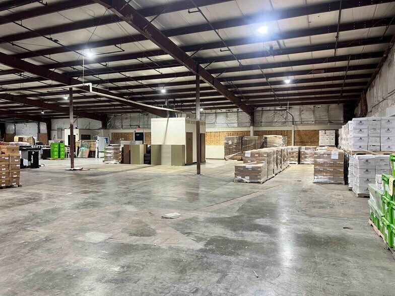 More Photos Of 1005 33rd Ave SW, Cedar Rapids Warehouse For Lease