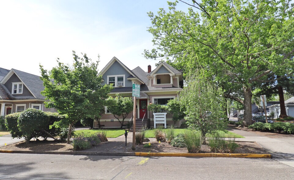 More Photos Of 292 W 12th Ave, Eugene Office For Sale