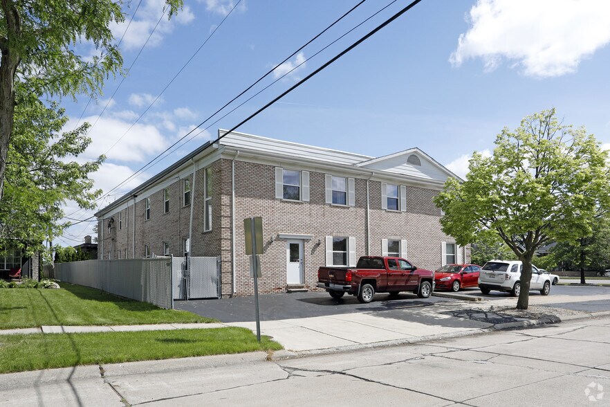 More Photos Of 25625 Southfield Rd, Southfield Office For Lease