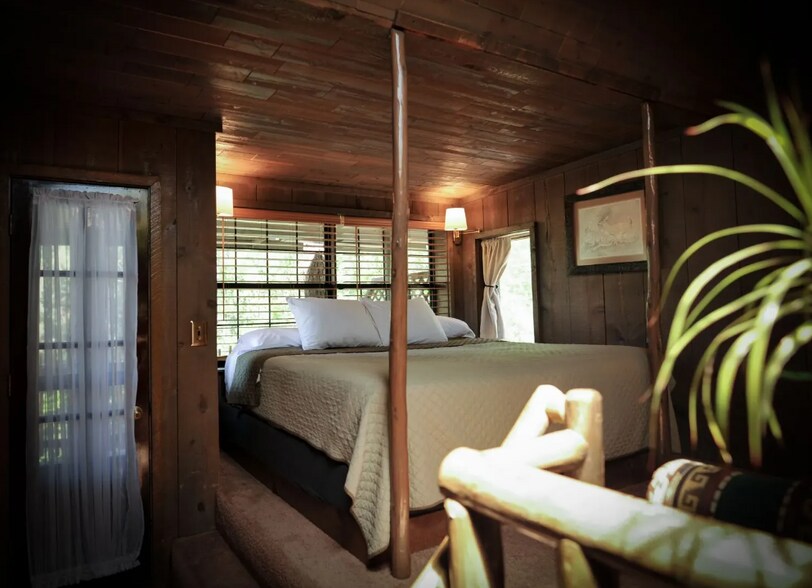 More Photos Of 88 Main St, Pinos Altos Hotel For Sale