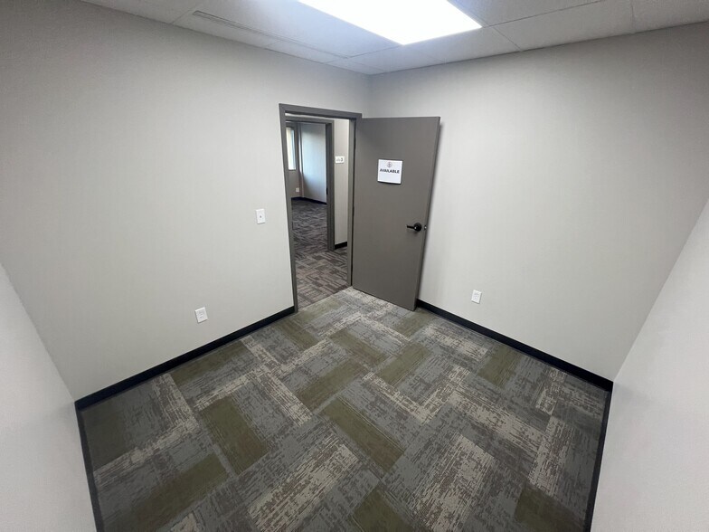 More Photos Of 300 3rd Ave SE, Rochester Coworking Space