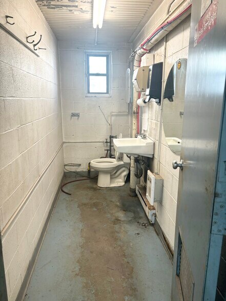 More Photos Of 11 Marlboro St, Malden Warehouse For Lease