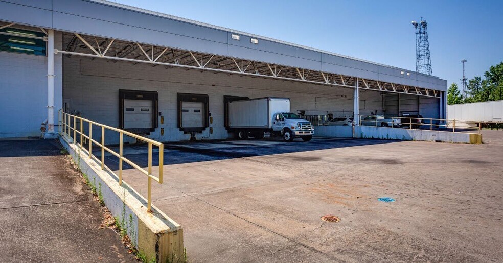 More Photos Of 2051 E Fifth St, Winston-Salem Manufacturing For Sale