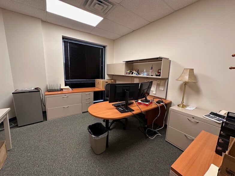 More Photos Of 805 Estelle Dr, Lancaster Office For Lease