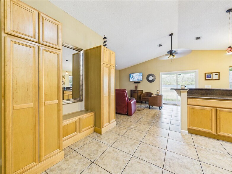 More Photos Of 100 Pilothouse Ct, Palatka Multifamily For Sale