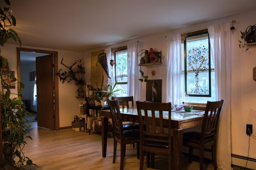 More Photos Of 24 Pleasant St, Conway Office For Sale