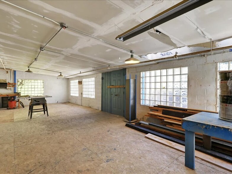 More Photos Of 1524 Friedensburg Rd, Reading Storefront Retail Residential For Sale