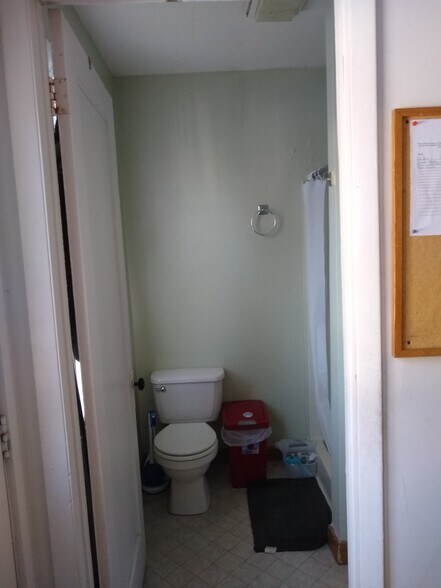 More Photos Of 313 Augusta Ave, Dekalb Apartments For Sale