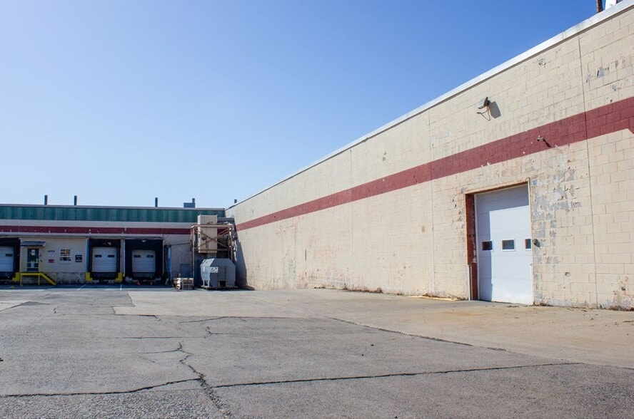 More Photos Of 45 N 4th St, Quakertown Warehouse For Lease