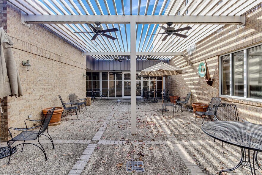 More Photos Of 4717 Fletcher Ave, Fort Worth Office For Sale