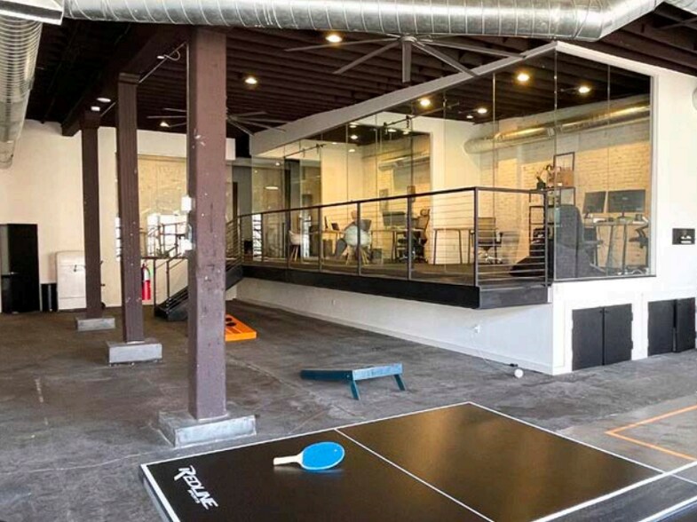More Photos Of , Saint Louis Office For Sale
