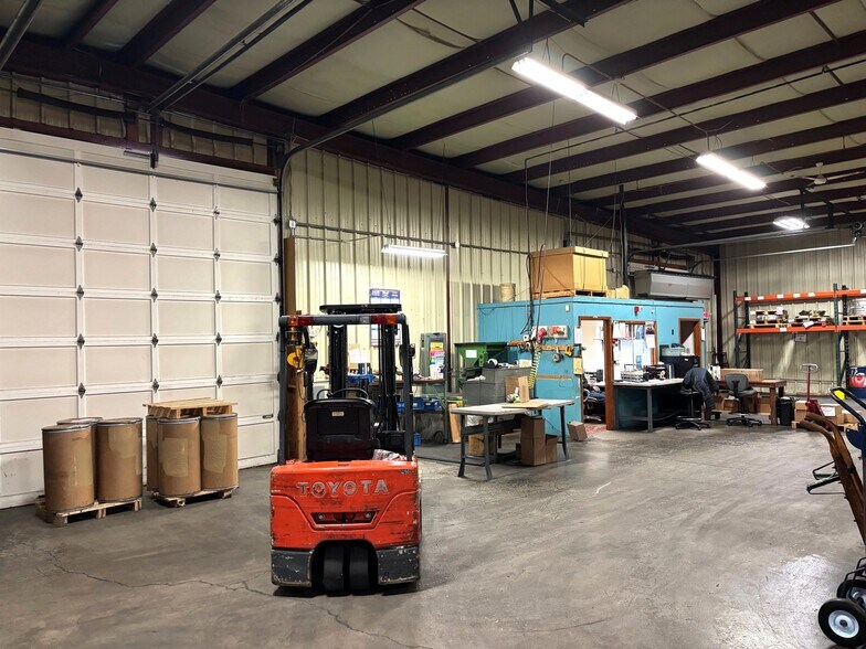 More Photos Of 687 Wooster St, Naugatuck Industrial For Sale