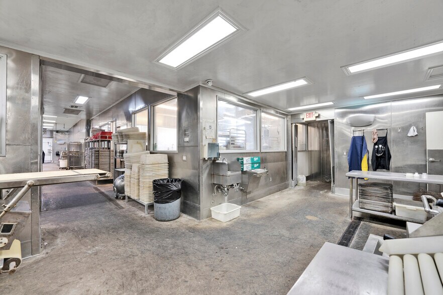 More Photos Of 10026 Giovane St, El Monte Warehouse For Sale