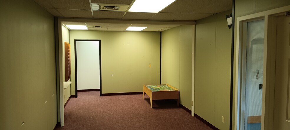 More Photos Of 251 7th St, New Kensington Medical For Sale