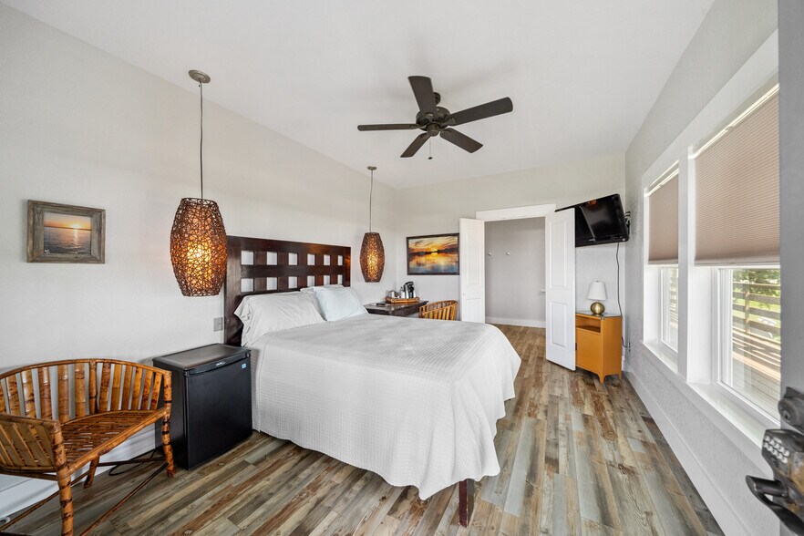 More Photos Of 22996 Highway 60, Matagorda Hotel For Sale
