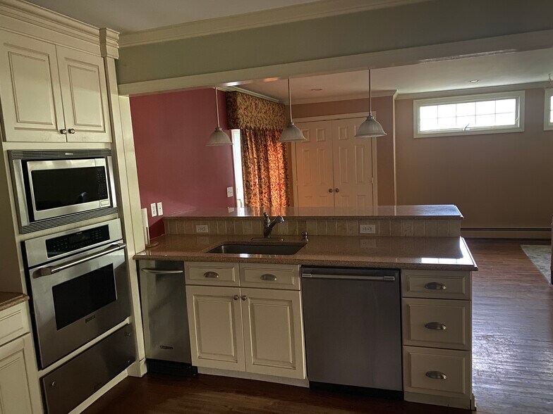 More Photos Of , Derby Unknown For Sale