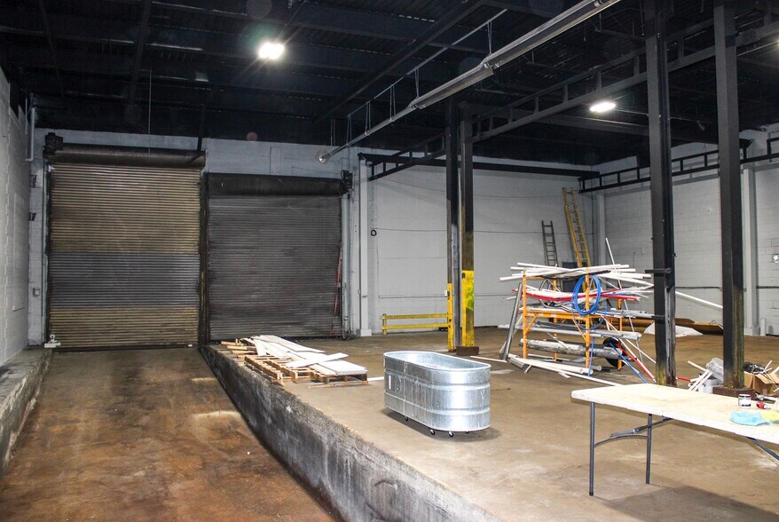 More Photos Of 5143 Bellevue St, Detroit Distribution For Sale