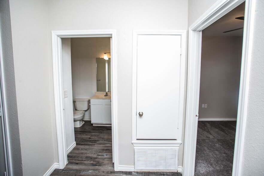 More Photos Of 2627 Oak Dr, Lubbock Apartments For Sale