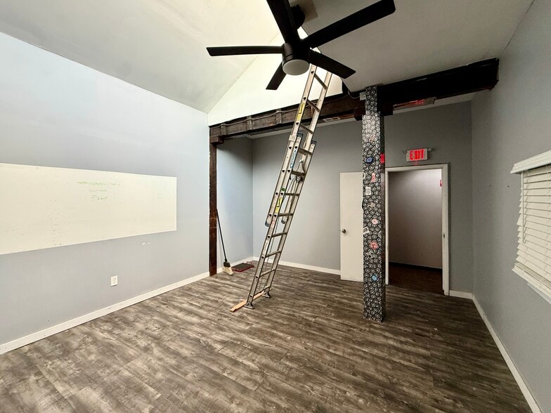 More Photos Of 507 Tripoli St, Pittsburgh Warehouse For Sale