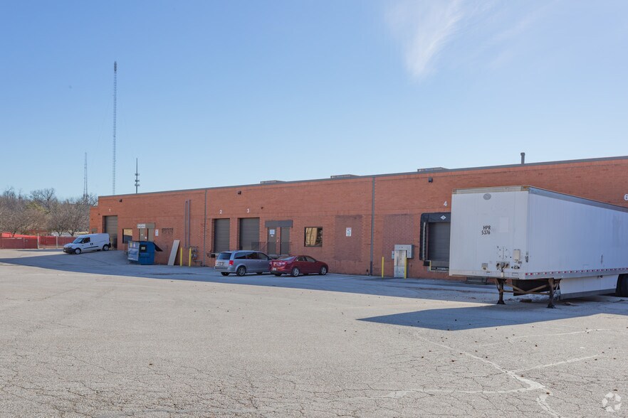 More Photos Of 1500 Caton Center Dr, Arbutus Unknown For Lease