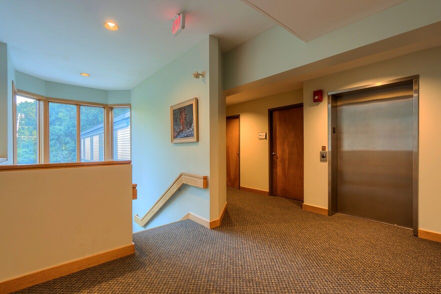 More Photos Of 33 Electric Ave, Fitchburg Medical For Lease