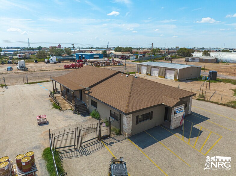 More Photos Of 903 W Industrial Ave, Midland Warehouse For Lease