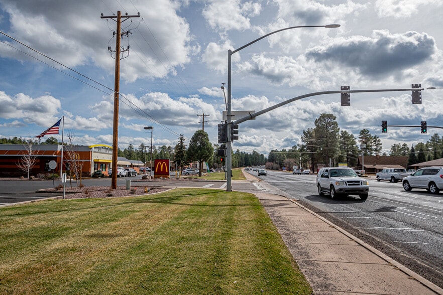 More Photos Of 20 E White Mountain Blvd, Lakeside Unknown For Lease