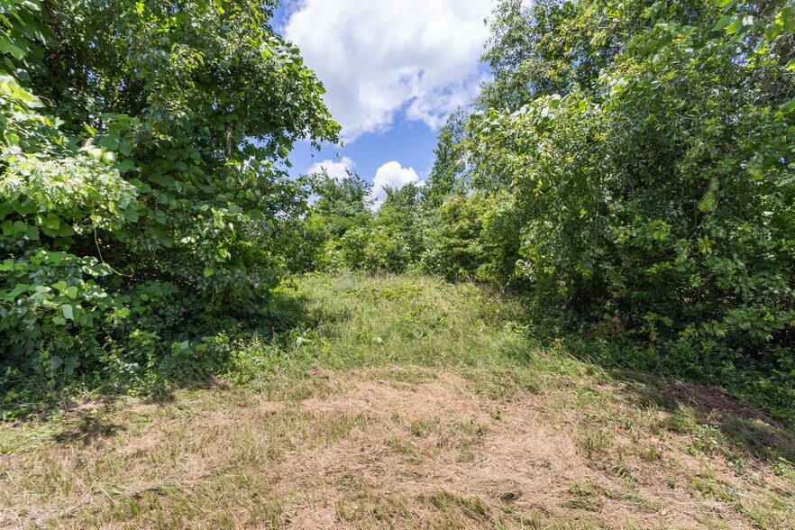 More Photos Of 23425 US Highway 76, Clinton Land For Sale