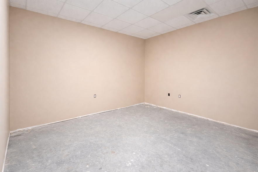 More Photos Of 4885 Warehouse Way, Cumming Showroom For Sale