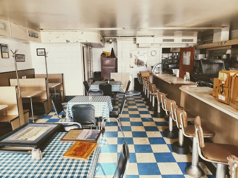 More Photos Of 113 Hopewell St, Hopewell Restaurant For Lease