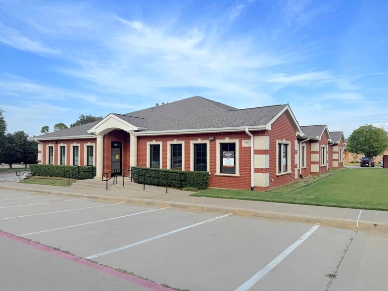 Primary Photo Of 2261 Olympia Dr, Flower Mound Medical For Lease