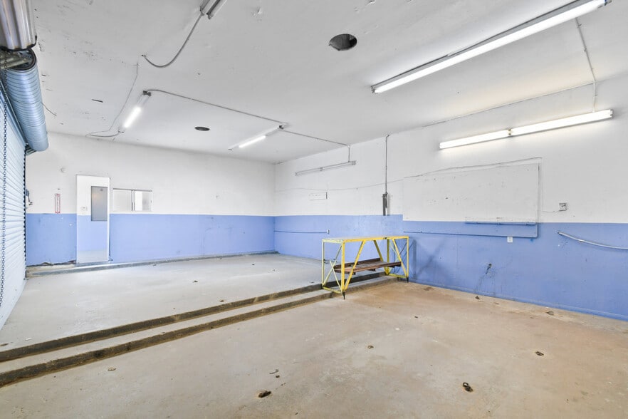 More Photos Of 3814 Acacia St, San Diego Auto Repair For Sale